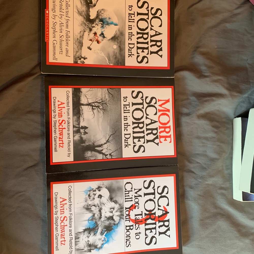 More Scary Stories to Tell in the Dark by - Black/White/Red Paperback